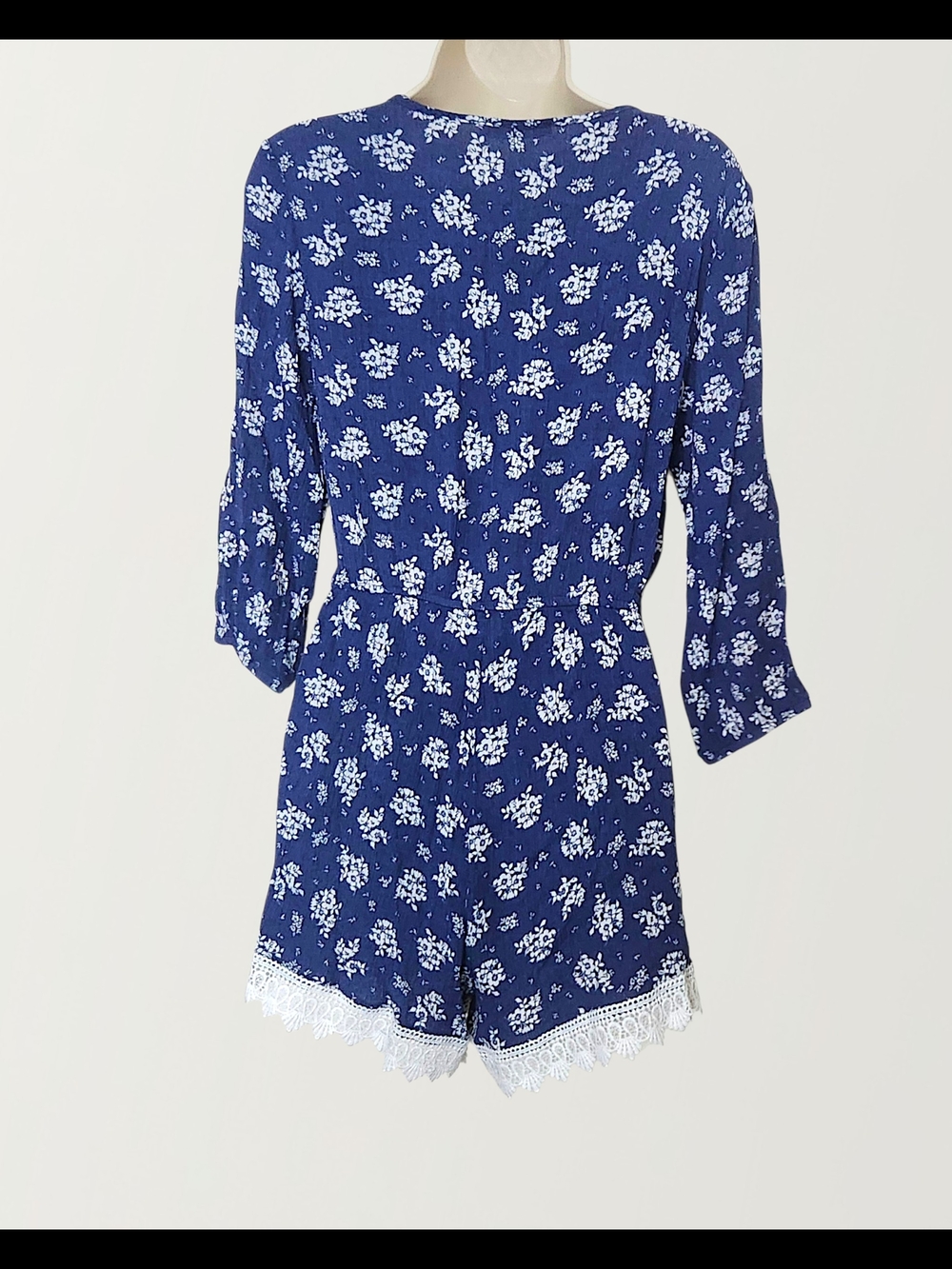 Miao Women’s Navy Floral 3/4 Sleeve Lace-Trim Boho Romper Size S - Picture 7 of 7